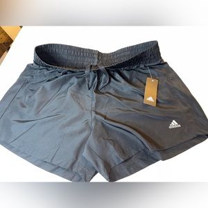NWT ADIDAS WOMENS WOVEN SHORT SIZE XL APP NOT SHOW ME THE SIZE ITS LIKE A 1 X